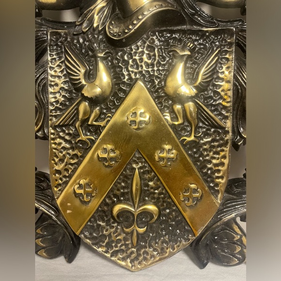 Vintage Metal Wall Crest Medieval Style Coat Of Arms Made In Japan 18”x 17” - Picture 2 of 8